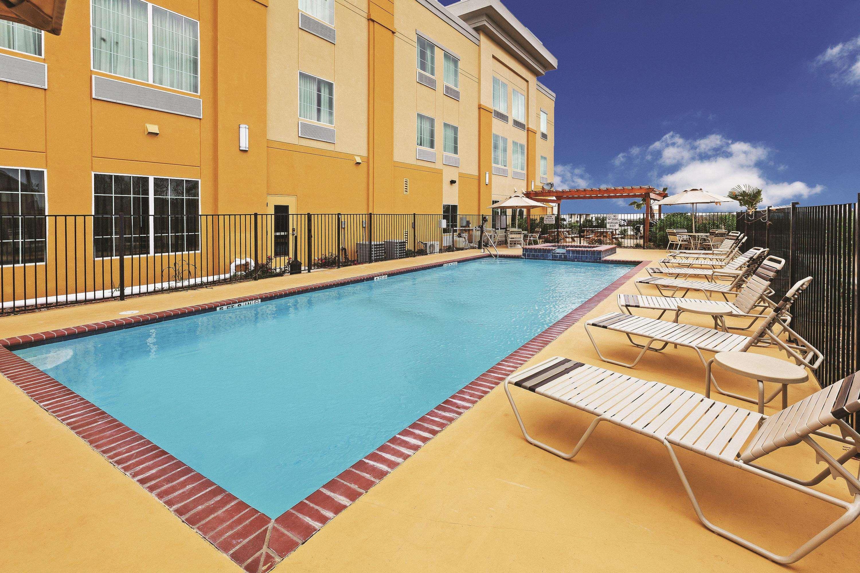La Quinta By Wyndham Jourdanton - Pleasanton Exterior foto